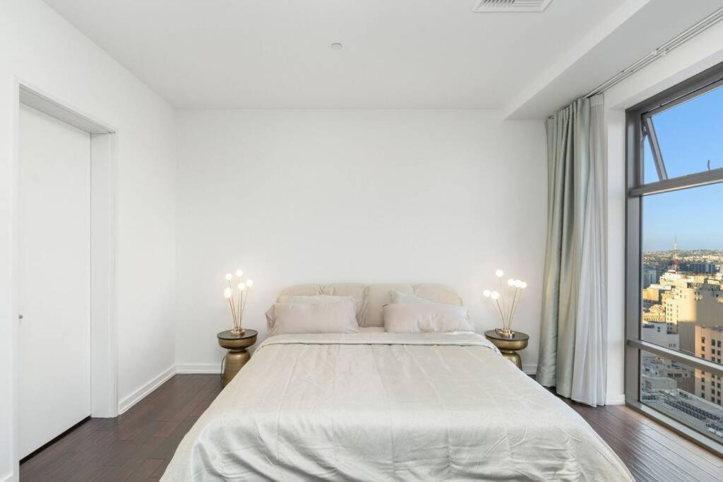 Downtown La With The Breathtaking View 2 Bedrooms And Parking Space Los Angeles Exterior photo