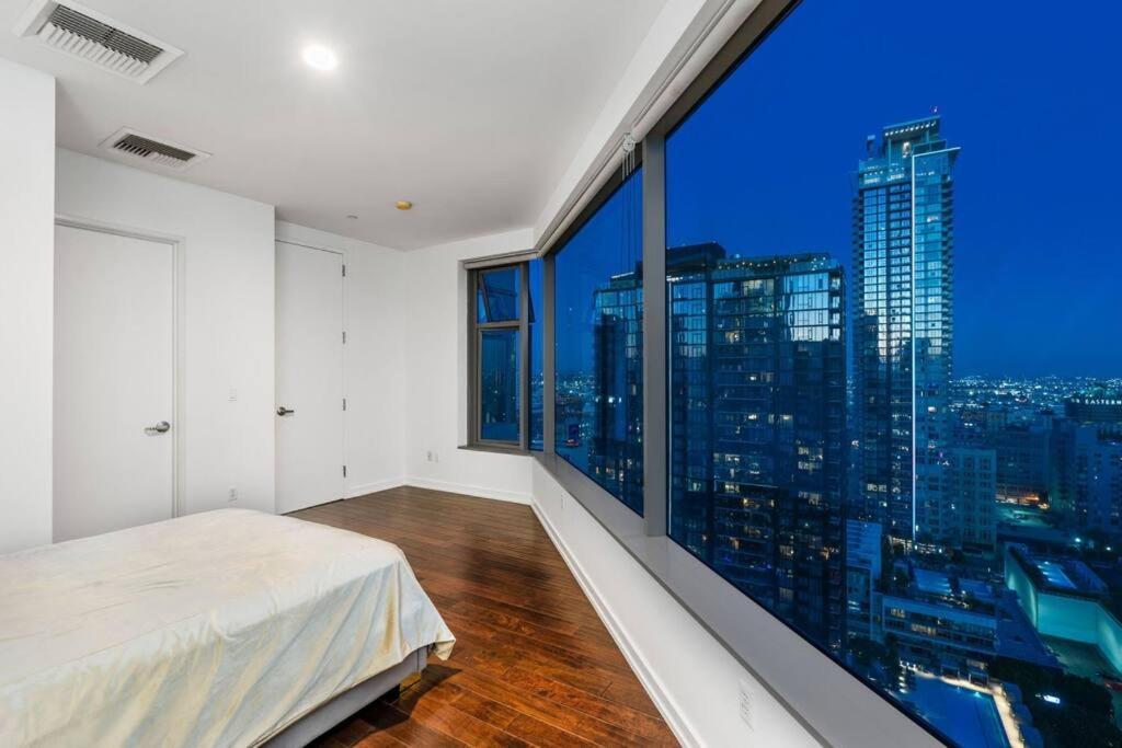 Downtown La With The Breathtaking View 2 Bedrooms And Parking Space Los Angeles Exterior photo