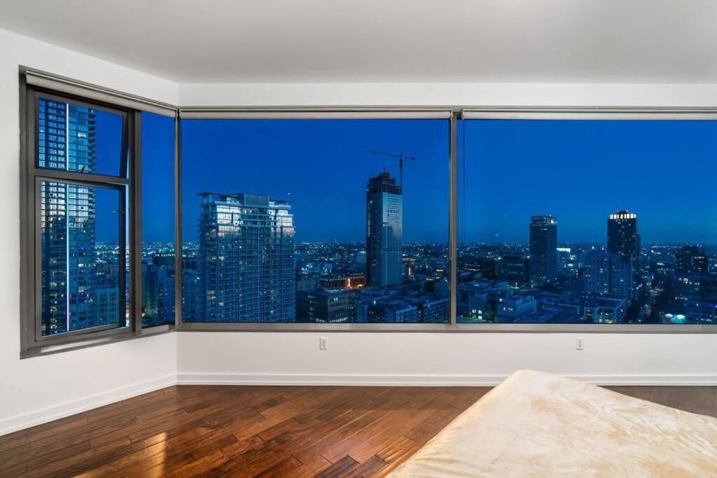 Downtown La With The Breathtaking View 2 Bedrooms And Parking Space Los Angeles Exterior photo